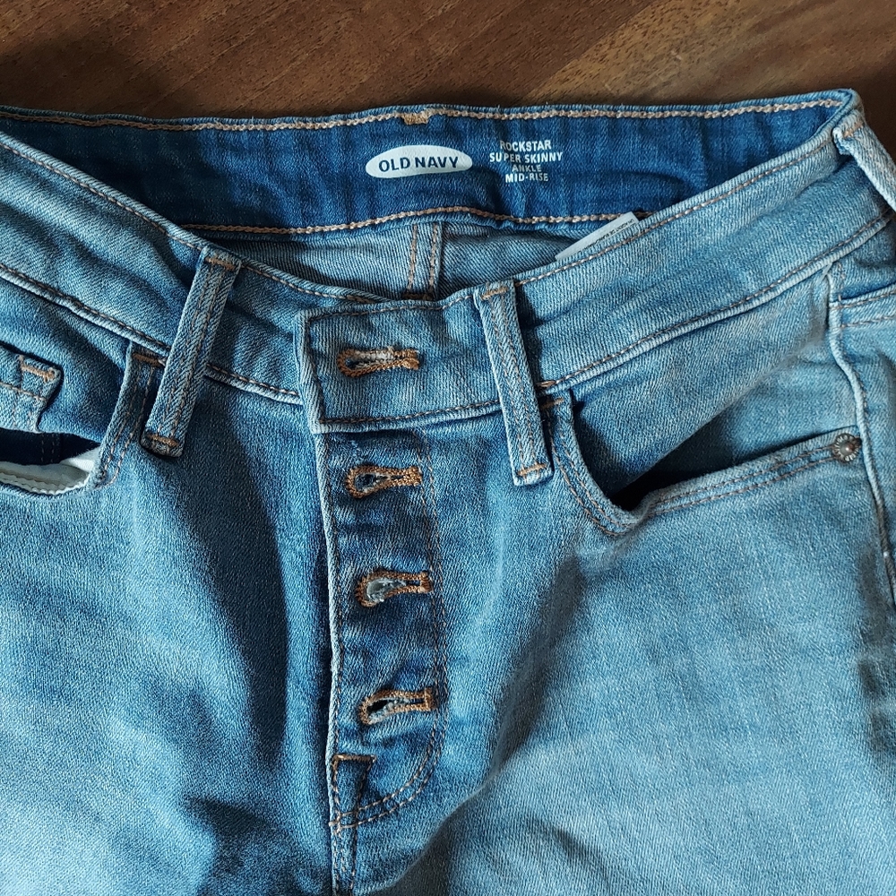 Old Navy med rise skinny jeans